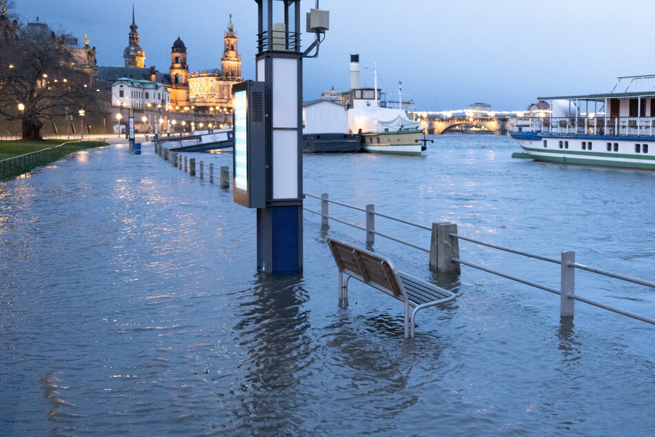 Wegen Starkregen: Hochwasserwarnung in Sachsen!