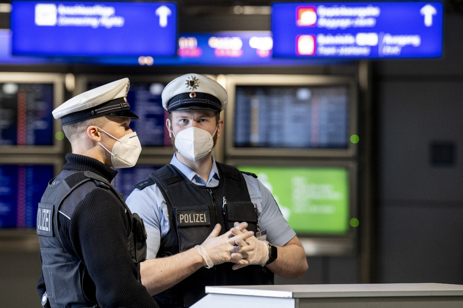 Der Mann vergaß sein Portemonnaie beim Umstieg (Symbolfoto).