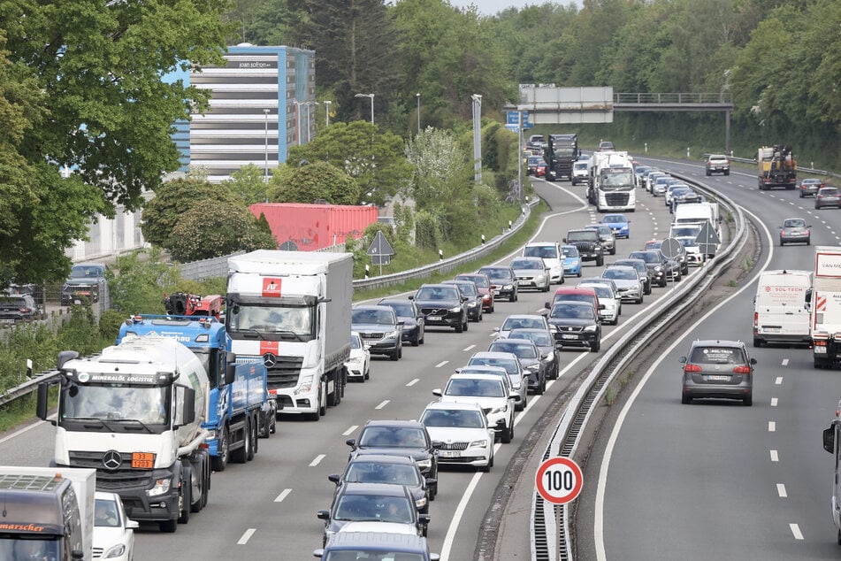 Auf der A23 staute sich der Verkehr. (Symbolbild)