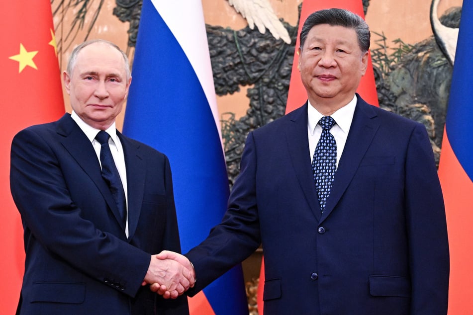 Die Präsidenten Russlands und Chinas haben bei einem Treffen in Peking ihr gutes Verhältnis betont.