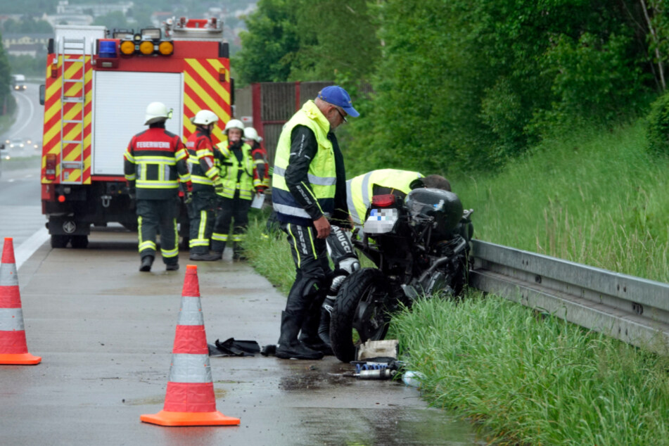 Unfall A4: Unfall auf der A4: Motorradfahrer stürzt