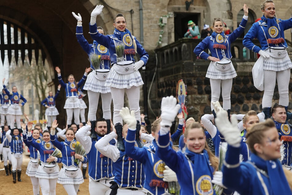 Der Tanzkorps Kölner Rheinveilchen e.V. ist natürlich auch am Start.