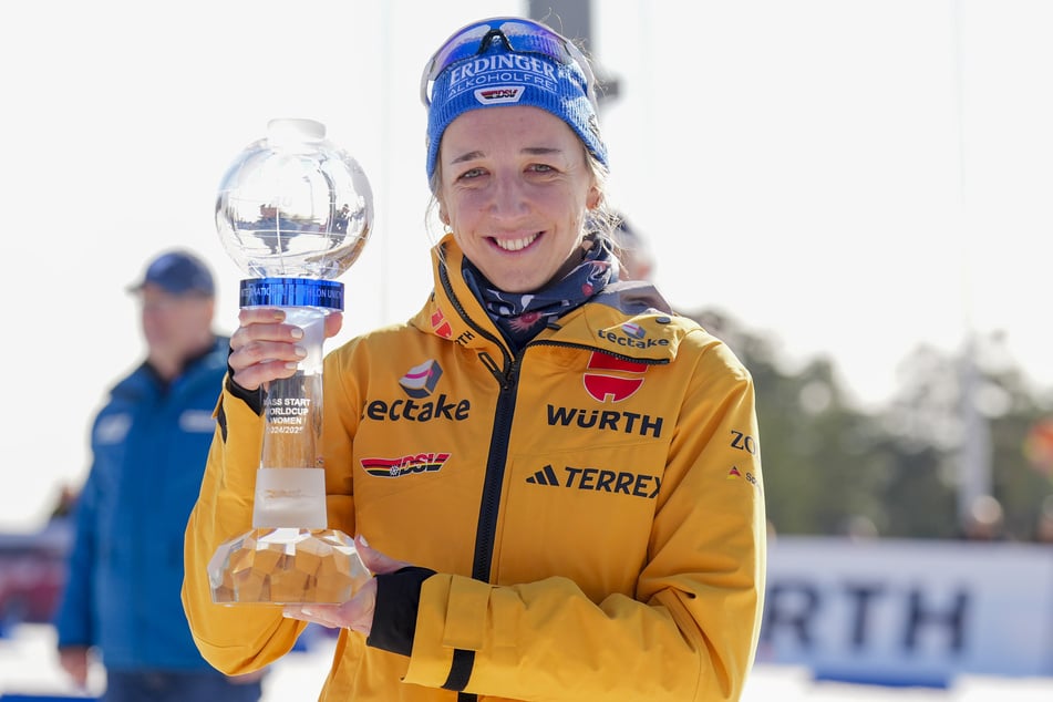 Franziska Preuß (31) gewann im März mit einem hauchdünnen Vorsprung vor der Französin Lou Jeanmonnot (26) den Biathlon-Gesamtweltcup.