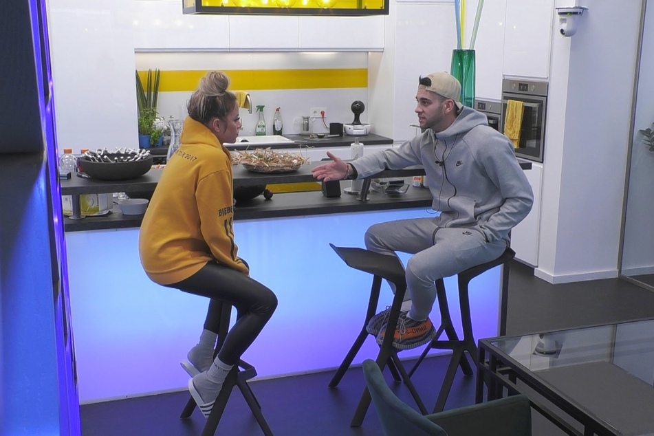 Jade und Serkan haben noch einiges zu besprechen...