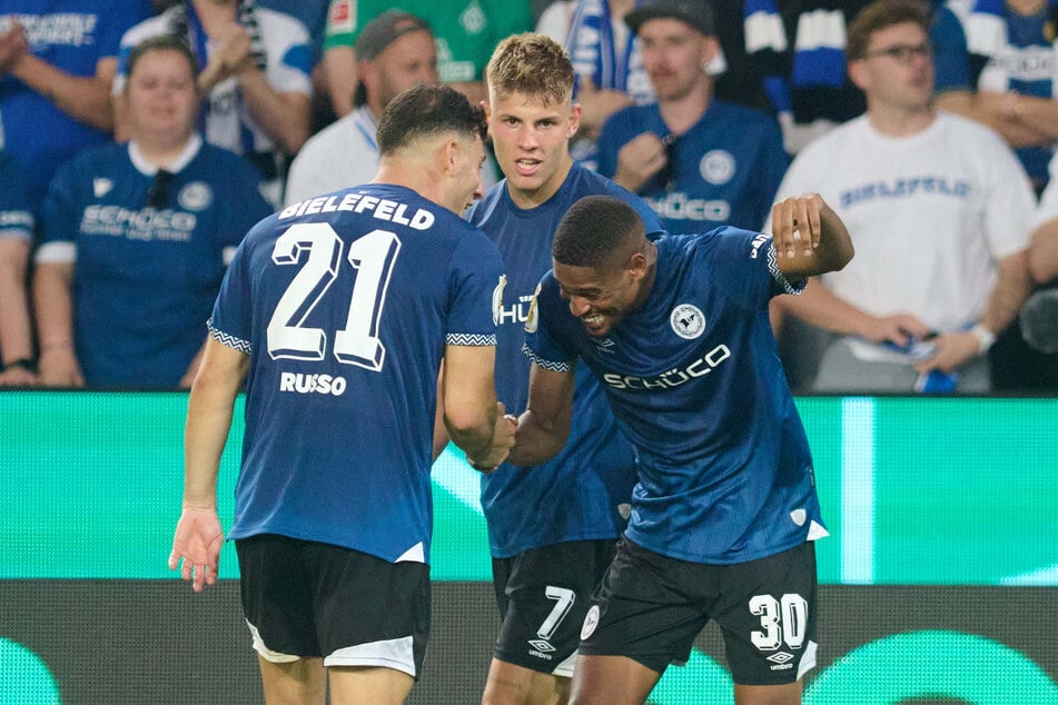 Arminia-Kicker Isaiah Young (27) traf damals zum 1:0-Endstand gegen die eine Klasse höher spielenden Bremer.