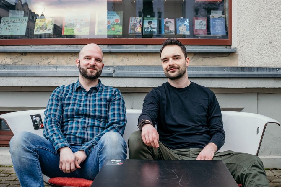 "Aqulieria"-Autor Alexander Büttner (l.) und Alexander Senf, der den Fantasy-Roman für ein Hörbuch einsprach.