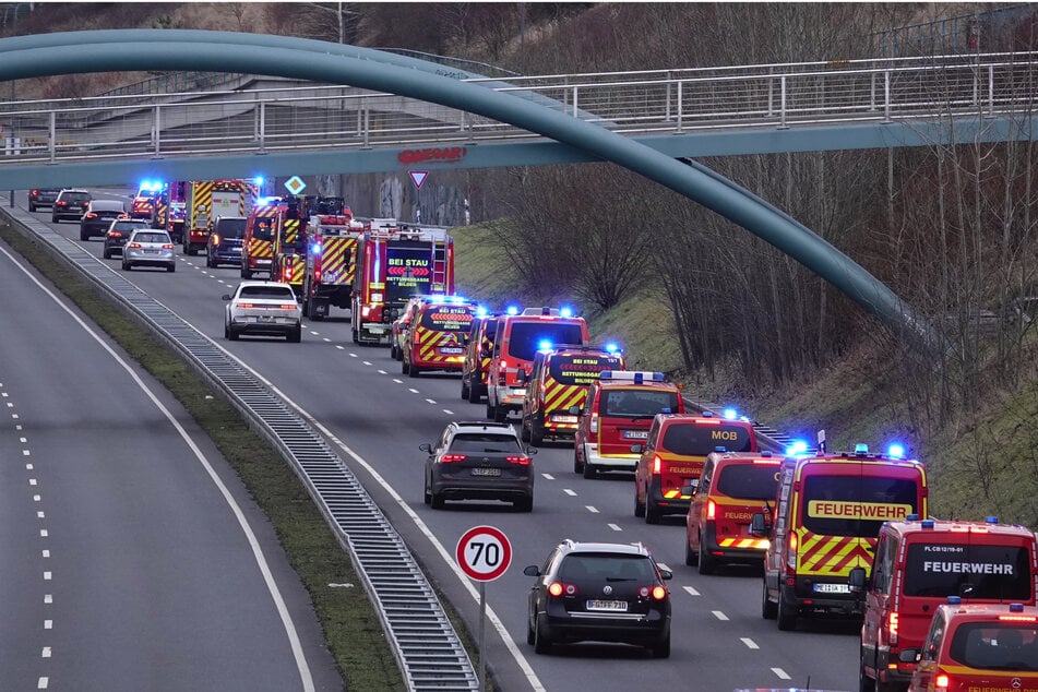 Am Dienstagmorgen fuhr ein Trauerkorso auf der B173 nach Dresden.