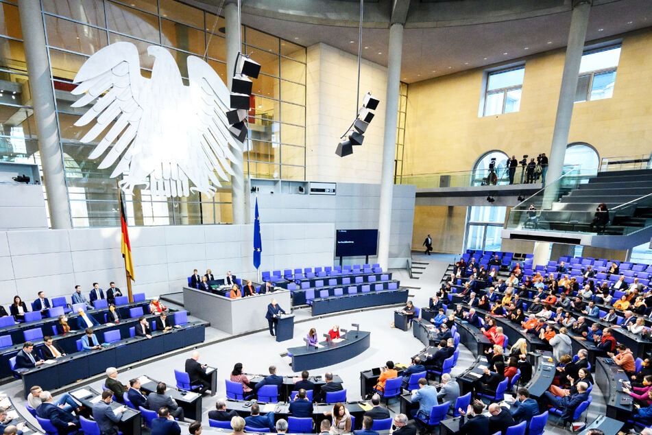 Der Bundestag stimmte bei seiner Sitzung am Freitag dem Bürgergeld-Kompromiss zu.