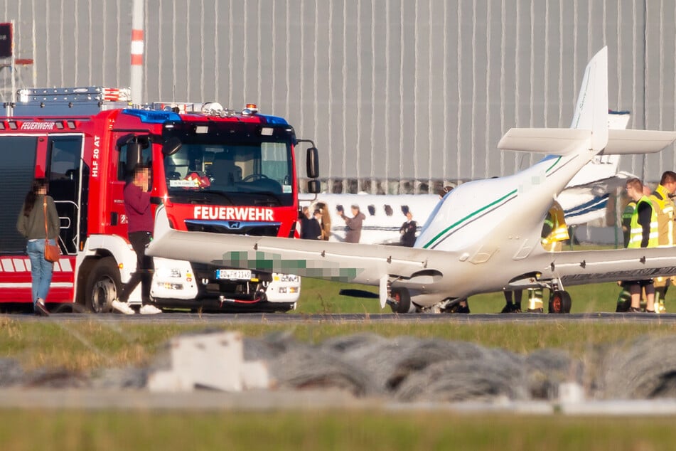 Flugzeugunfall in Dresden: Airport nach Bruchlandung gesperrt!