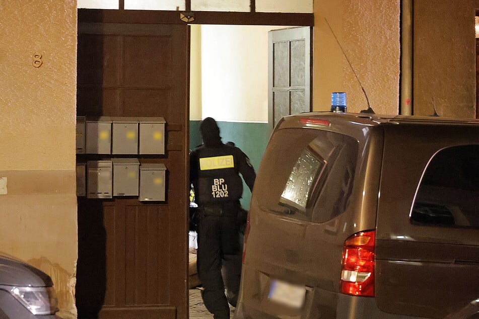 Die Durchsuchungen dauerten bis in die Morgenstunden.