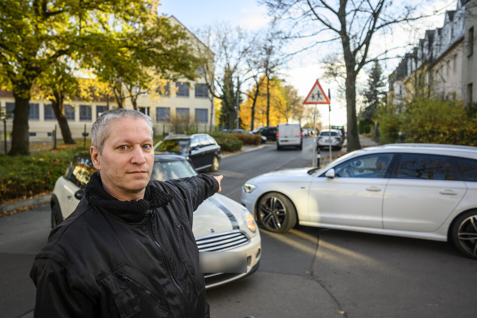 Der Chemnitzer Andreas Steger (50) beklagt sich über den Umbau der Kreuzung Horst-/Haydnstraße im Ortsteil Kappel.