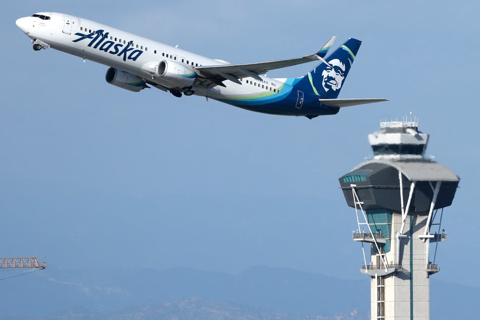 Airports face potential chaos as government shutdown drags on