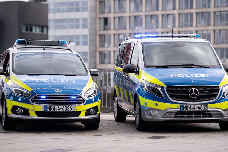 Trotz Sirene, Blaulicht und auffälliger Farbe sind auch Polizeiwagen nicht vor Unfällen geschützt. (Symbolbild)