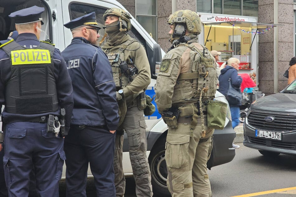 Auch Mitglieder des Spezialeinsatzkommandos sind in Köpenick vor Ort gewesen.