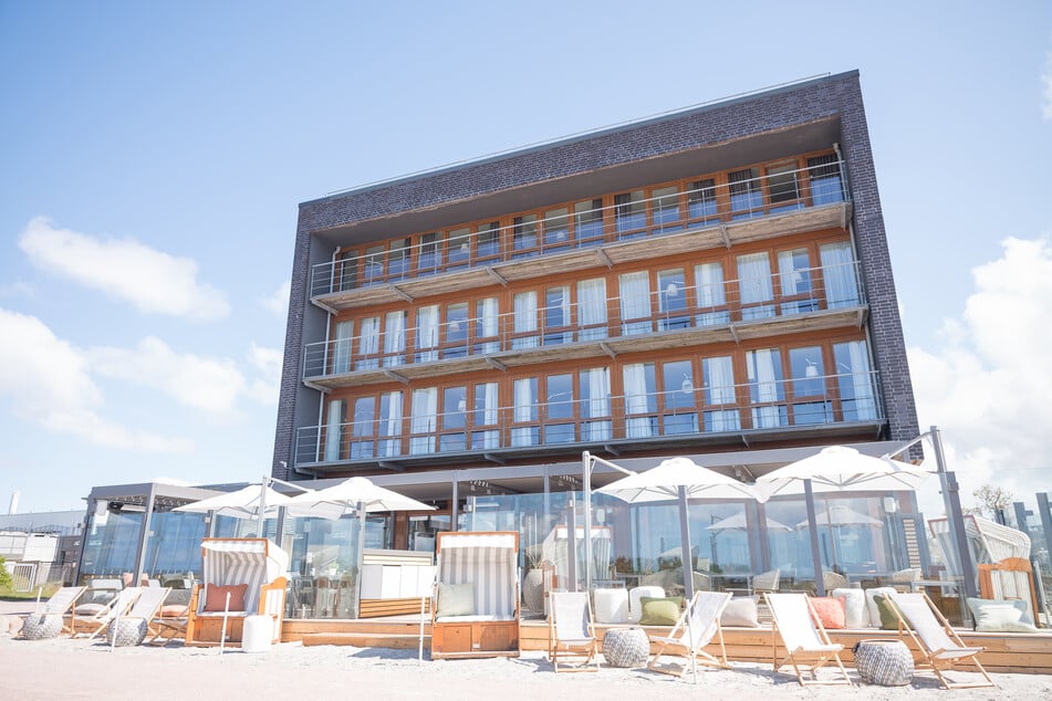Das StrandGut Resort in St. Peter-Ording überzeugt seine Gäste seit Jahren durch seine Lage, die nachhaltige und regionale Speisekarte sowie durch die von Werner und seinem Team geschaffene freundschaftliche Atmosphäre.