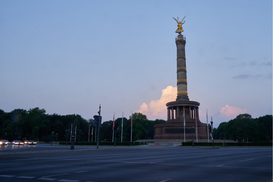 Berlin erwartet zum Morgen des neuen Monats ein Mix aus Sonne und Quellwolken.