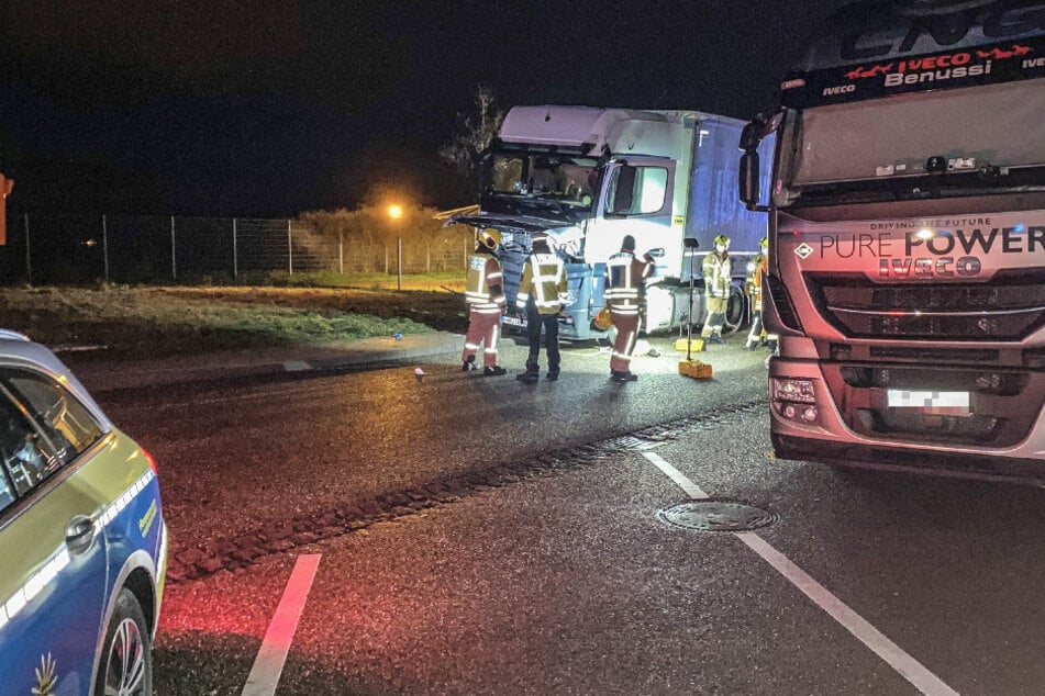 Lkw-Fahrer kommt bei Unfall auf Autobahn-Raststätte ums Leben