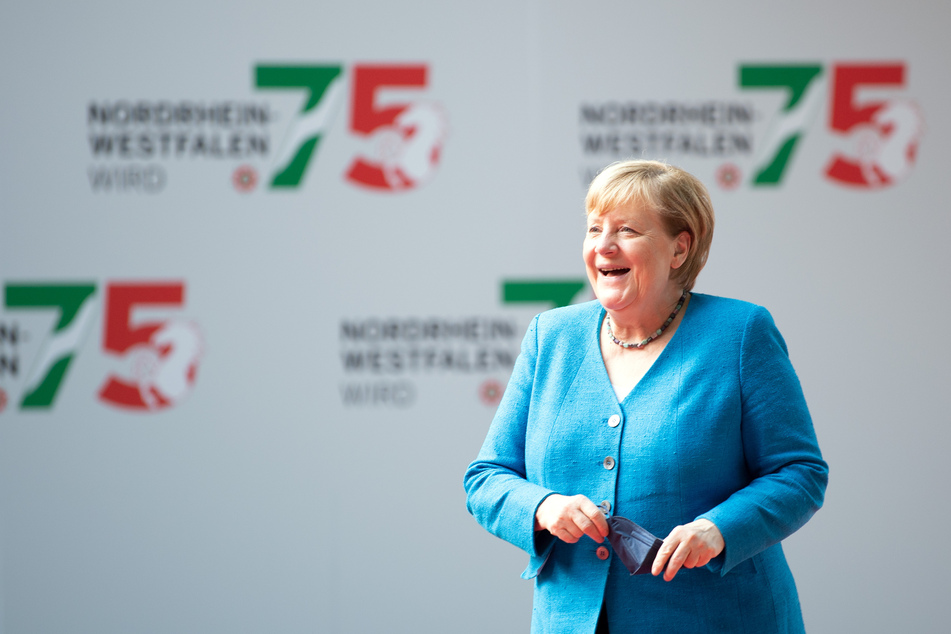 Angela Merkel (67, CDU) hielt eine Rede zum 75. Geburtstag des bevölkerungsreichsten Landes.