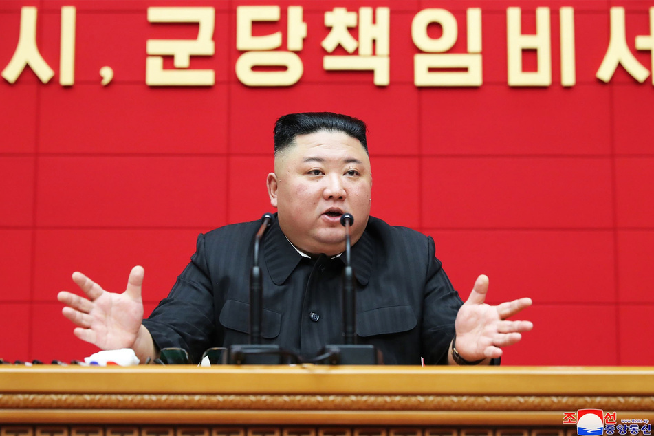 Kim Jong-un (37), Machthaber von Nordkorea, verabschiedete das Gesetz, das Lee zum Verhängnis wurde.