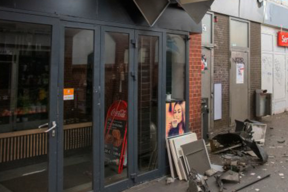 Lauter Knall! Geldautomat in Hamburg gesprengt