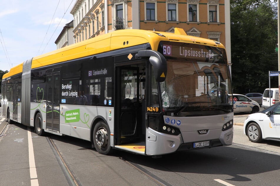 Der Bus 60 in Richtung Lipsiusstraße erfasste am Donnerstag einen Fußgänger.