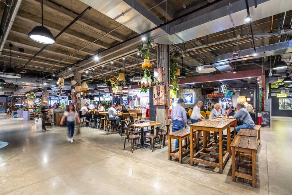 The Rindermarkthalle St. Pauli is known for its delicious food courts.
