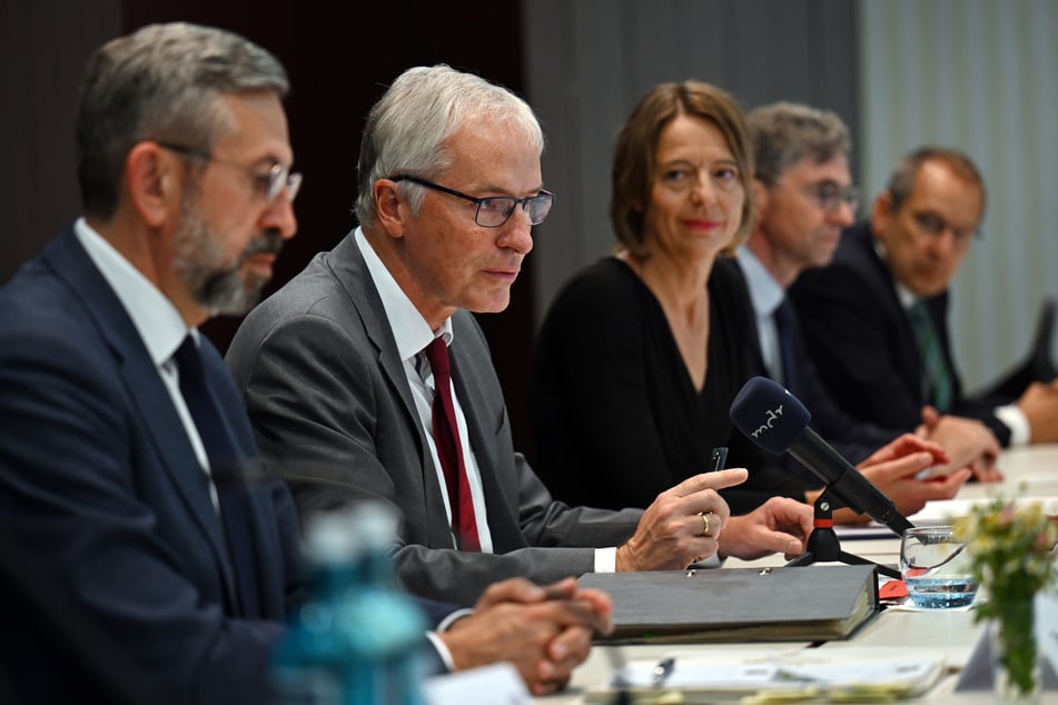 Pressekonferenz zum Abschluss der Jahrestagung der Präsidenten der Oberlandesgerichte und des Bayerischen Obersten Landesgerichts im Weimarer Hotel "Dorint".