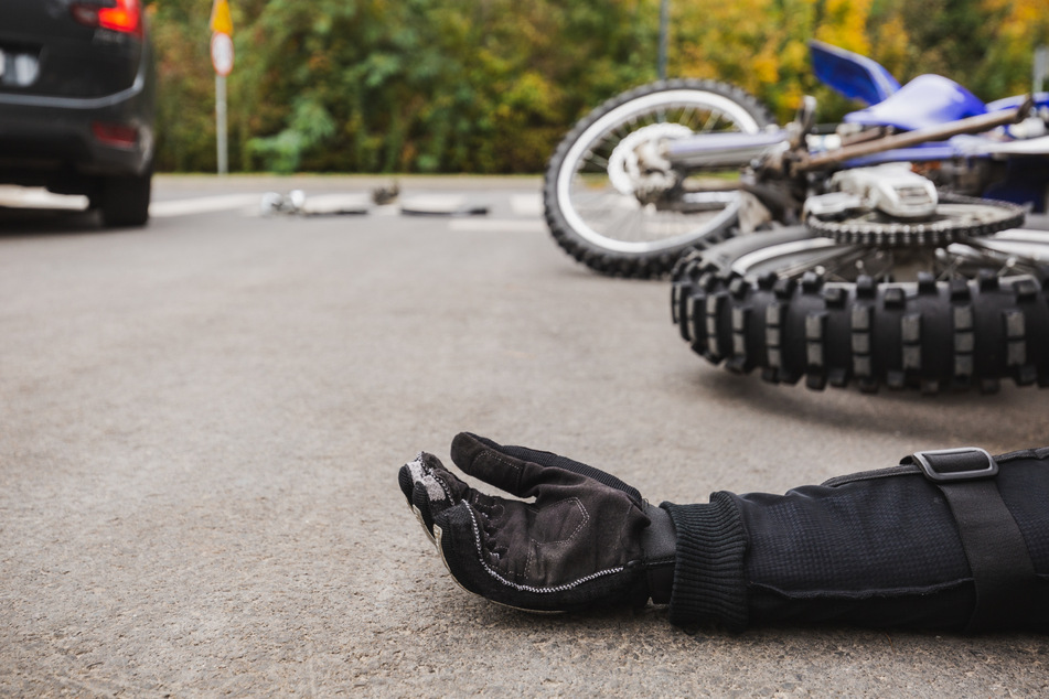 Im Harz wurden zwei Menschen durch einen Motorradunfall verletzt. (Symbolbild)