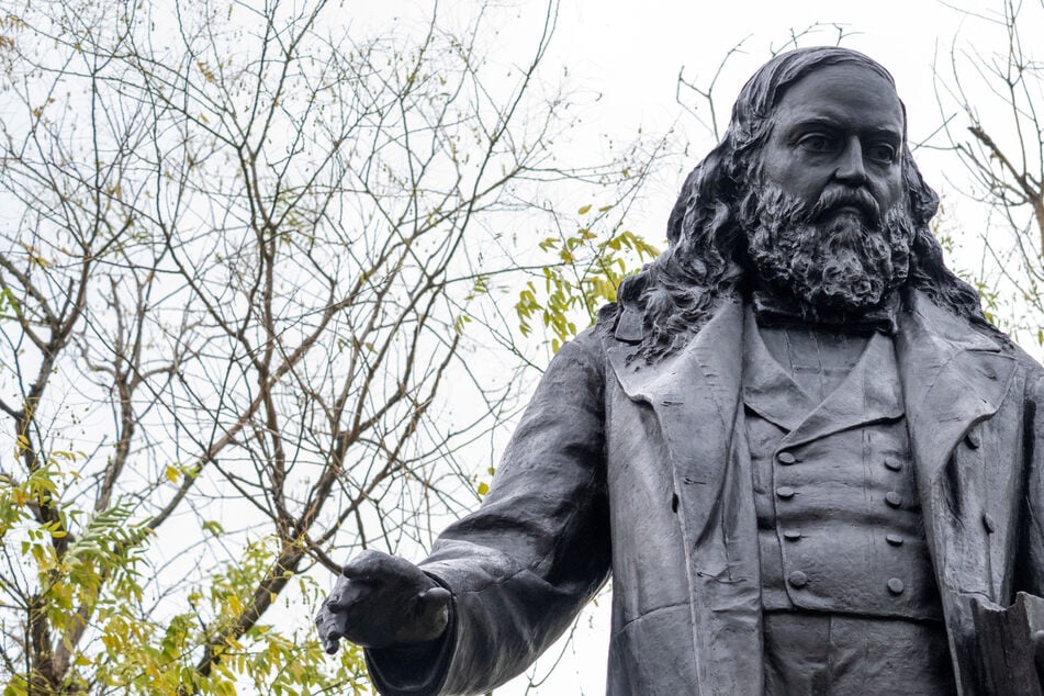 Confederate general statue returns after being toppled in 2020 protests