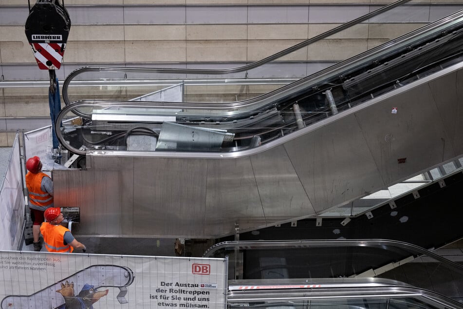 Im Sommer und Herbst 2022 wurden die Rolltreppen am Hauptbahnhof getauscht. Auch die anderen Stationen im City-Tunnel bekommen neue Technik. (Archivbild)