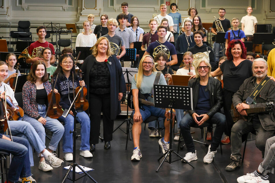 Dresden: Vier Jahre "verspätet": Silly rockt mit Jugendsinfonie-Orchester die "Hope Gala"