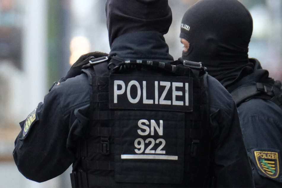 Schlag gegen Kinderpornografie: 20 Wohnungen bei Polizei-Razzia in Sachsen durchsucht