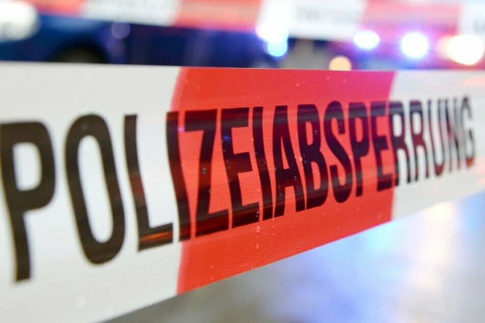 Die Polizei konnte den Verdächtigen nach dem Fund der Leiche in Regen festnehmen. (Symbolbild)