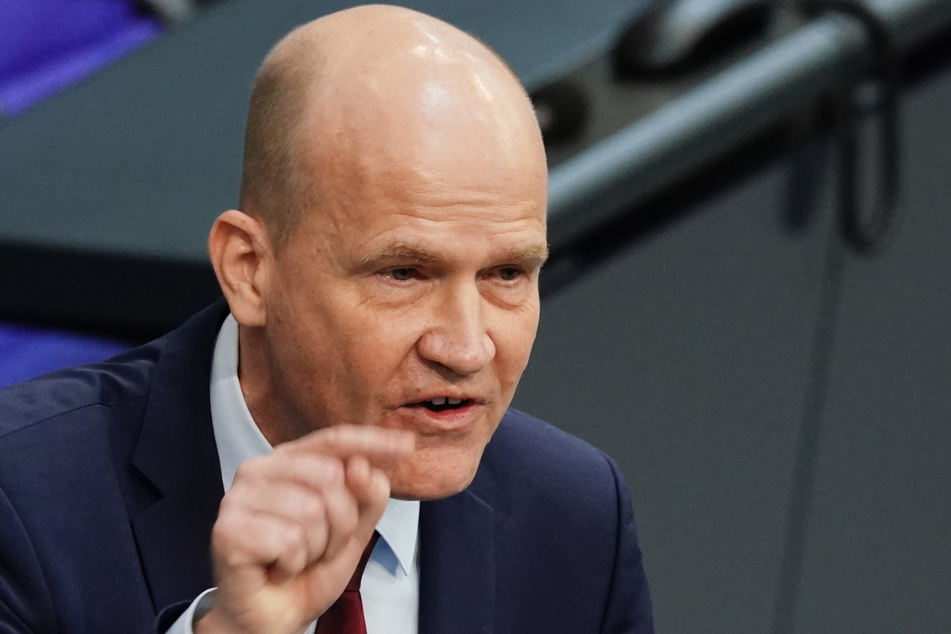 Unions-Fraktionschef Ralph Brinkhaus (52, CDU) kritisierte den oft uneinheitlich ausgeübten Spielraum der Länder.