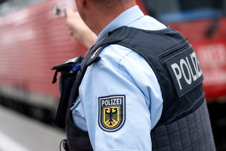 Zugbegleiterin erwischt in Bahn Schwarzfahrer - dann eskaliert die Situation völlig