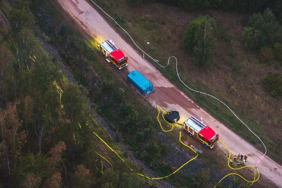 Die Einsatzkräfte von Feuerwehr und Polizei rückten am frühen Nachmittag aus.