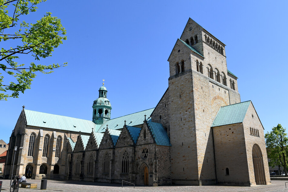 Der Gottesdienst im Hildesheimer Dom wird auch als Livestream im Internet übertragen.