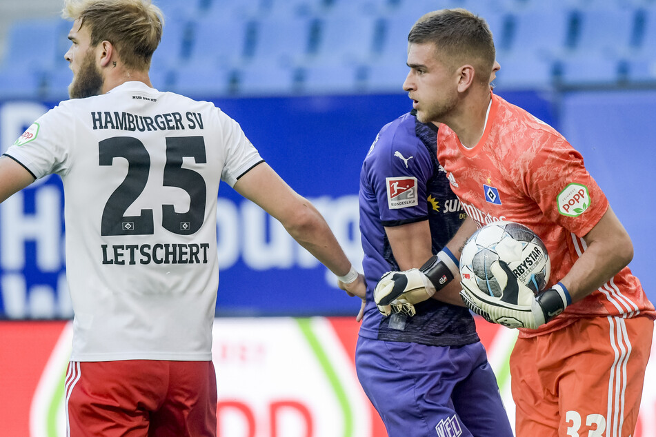 Julian Pollersbeck, einst die Nummer eins beim HSV, ist von Trainer Daniel Thioune zur Nummer drei erklärt worden.