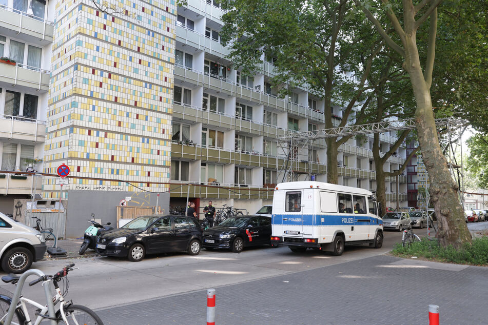 Berlin: Mann bringt seine Frau mit Axt um: Polizei erschießt Täter