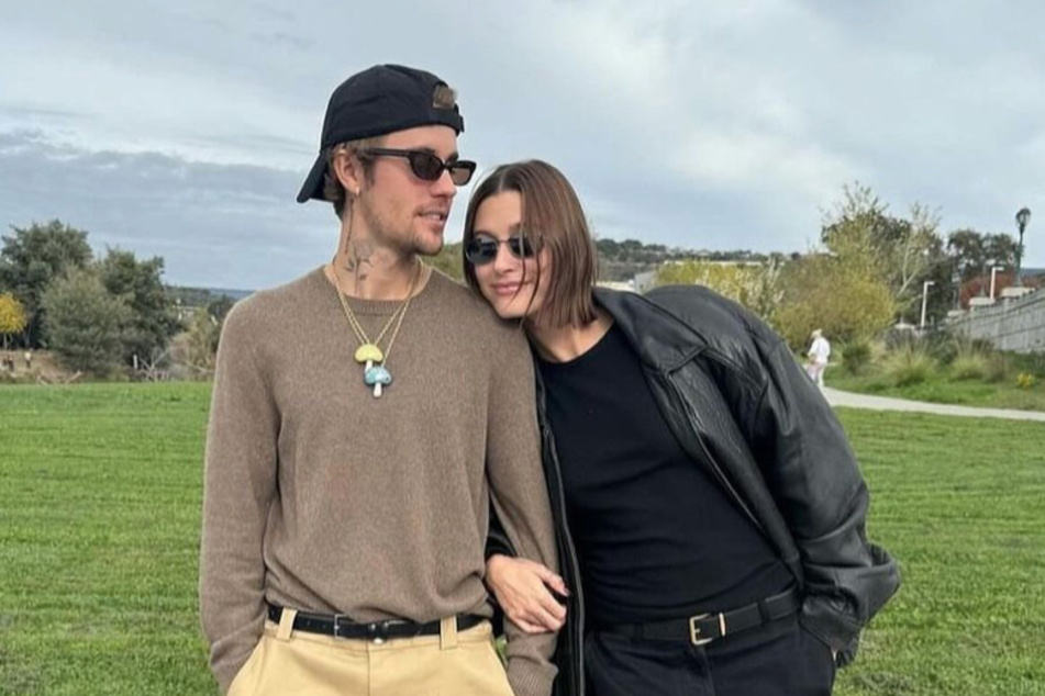 Justin and Hailey Bieber (r.) are working through their martial problems according to insiders.