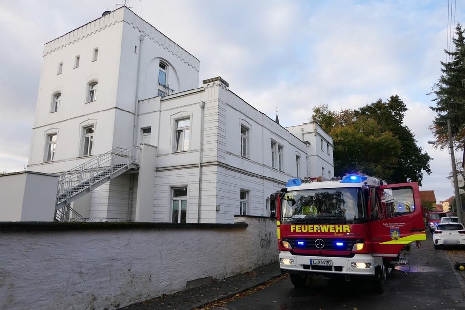 Die Feuerwehren aus dem Stadtgebiet Grimma rückten zu dem Marie-Louise-Heim aus.