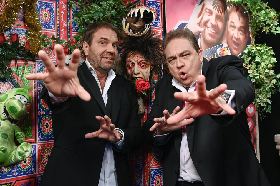 Am 9. September startete die zehnte Staffel von "Die schlechtesten Filme aller Zeiten" ("SchleFaZ") mit Oliver Kalkofe (56, r.) und Peter Rütten (60).