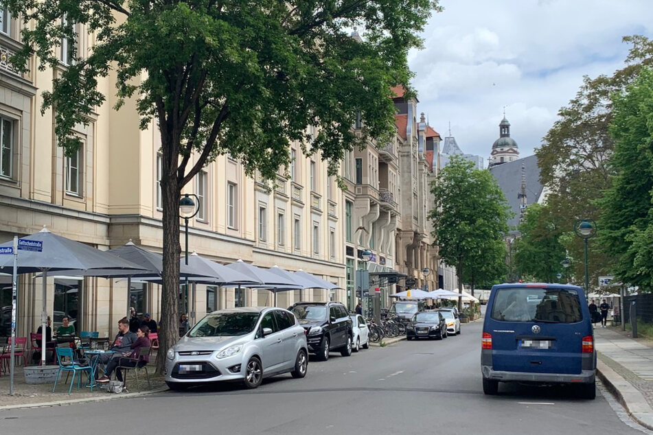 Parkplatzflächen sollen zur temporären Ausweitung der Freisitzflächen dienen.