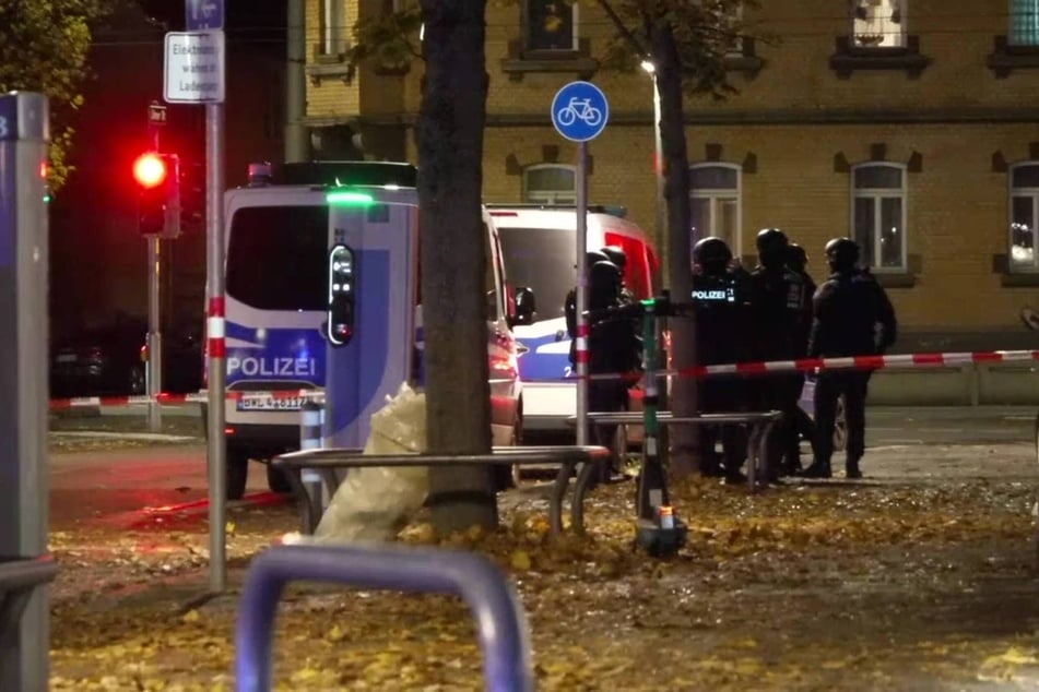Die Polizei war am Montag mit einem Großaufgebot vor Ort.
