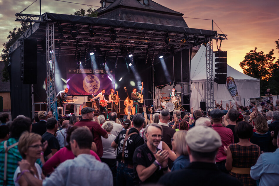 Die Rock-’n’-Roll-Band aus Leipzig veranstaltet ein Musik- und Tanzfestival mit 30 Bands und mehreren Tausend Besuchern.