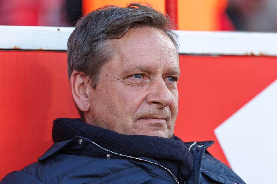 Horst Heldt (55) hat das Testspiel bereits vor dem Anpfiff nicht überbewertet.