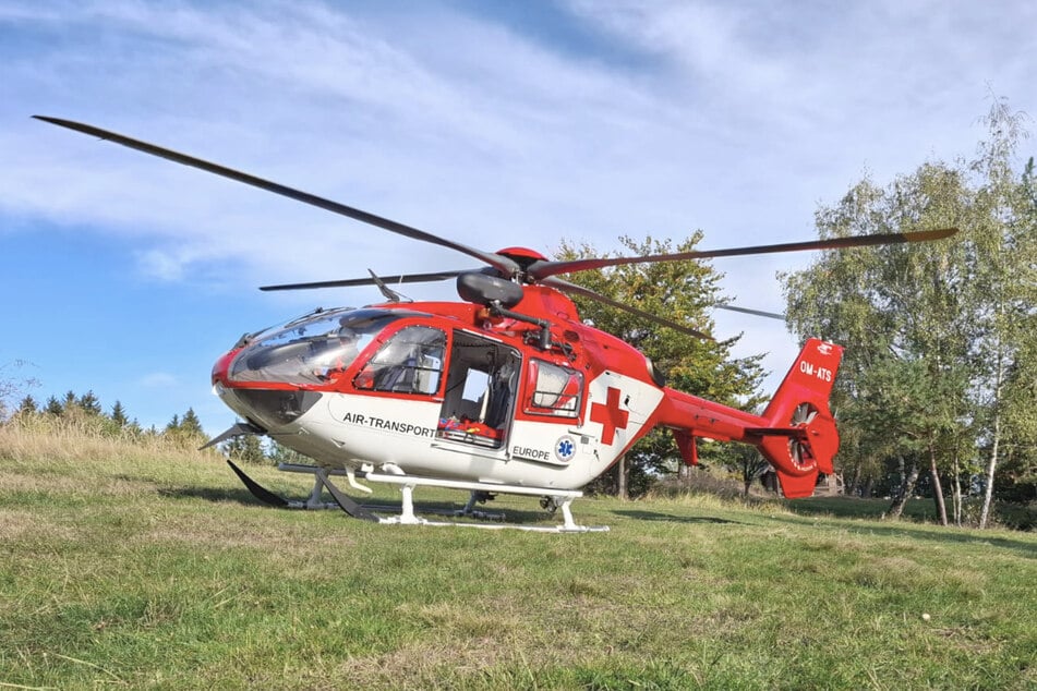 Sogar ein Helikopter wurde geschickt, um den verletzten Pilzsammler im Ernstfall in ein Krankenhaus fliegen zu können.