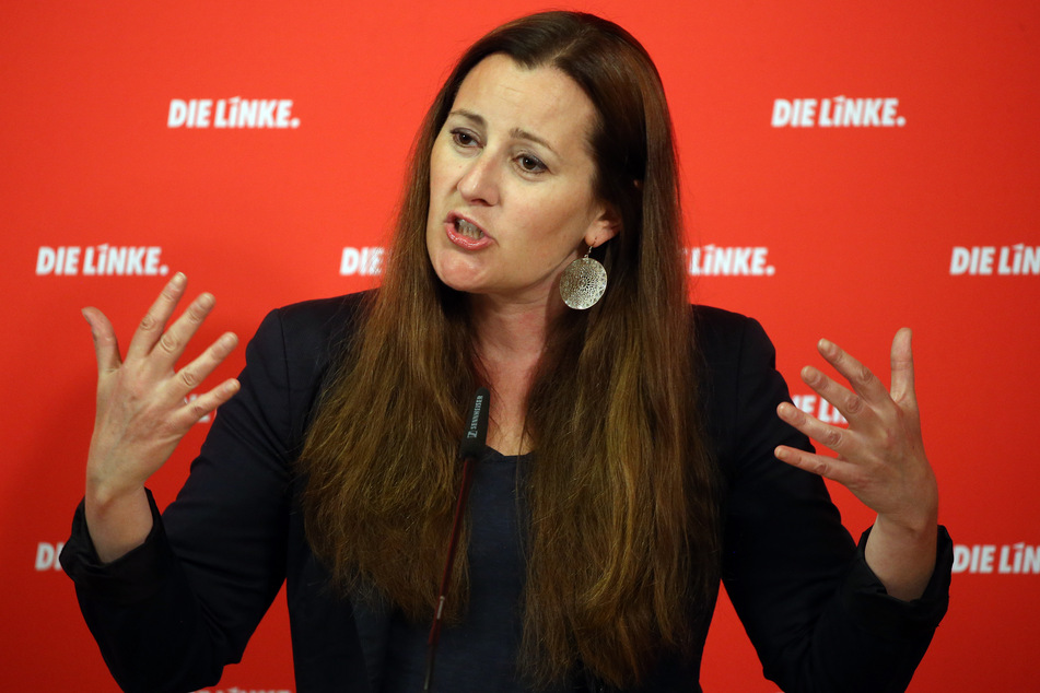 Die Parteivorsitzende der Linken, Janine Wissler (41), will auf die Ungerechtigkeit in den Lohnunterschieden zwischen Normalbürgern und DAX-Vorständen aufmerksam machen.
