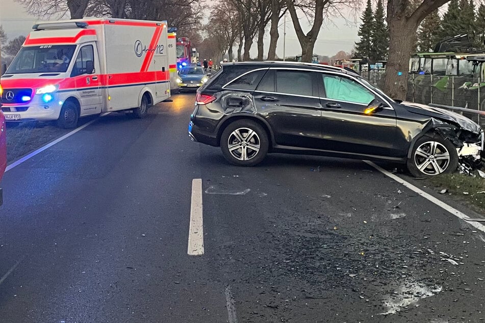 Heftiger Crash zwischen Opel und SUV: Beide Fahrer verletzt