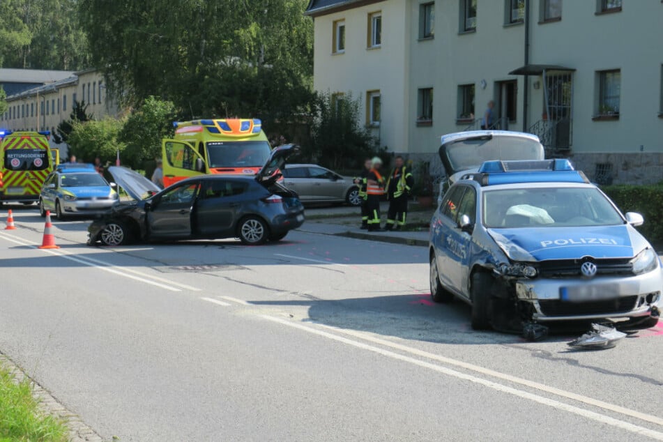 Bei dem Unfall wurden mehrere Personen verletzt.